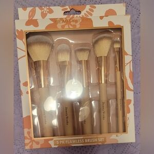 Beauty Works 5pk Makeup Brush Set- NEW!!!